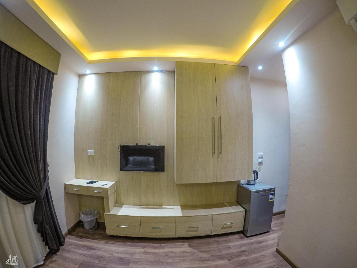 Grand Hostal *