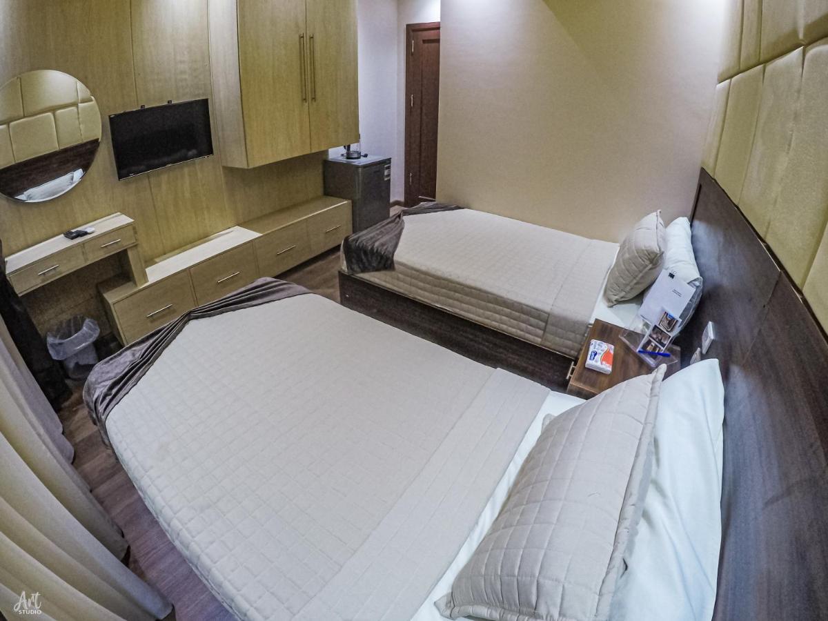 Grand Hostal *